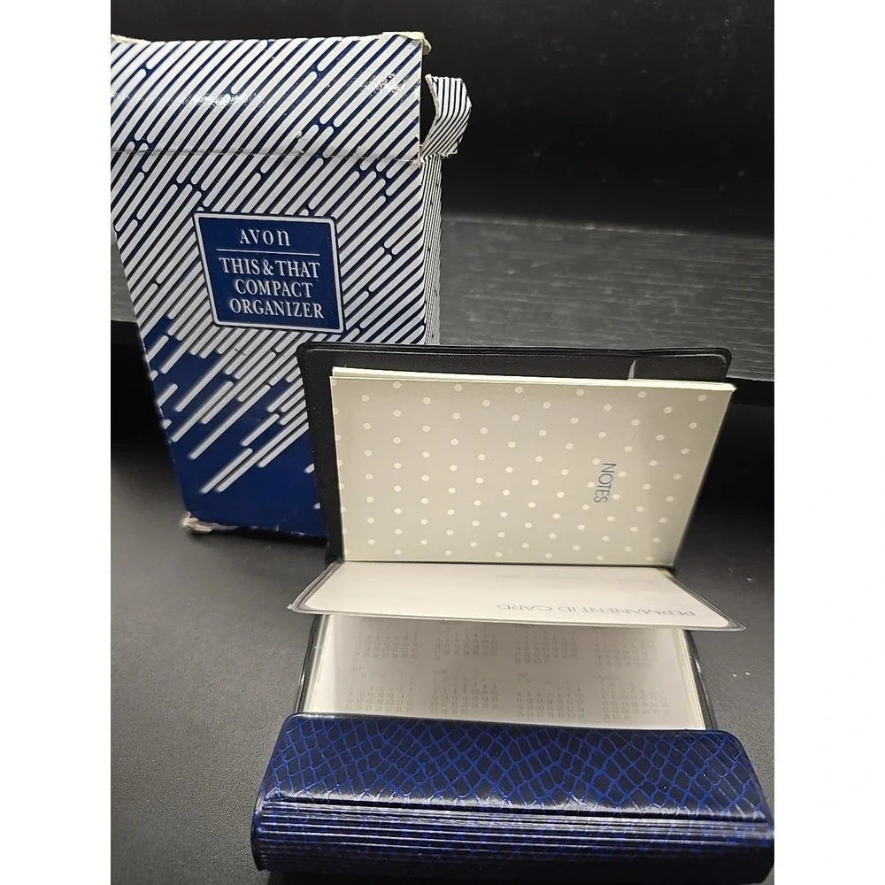 1992-1993 Avon This and That‎ Compact Mini Organizer Note Paper Address Book